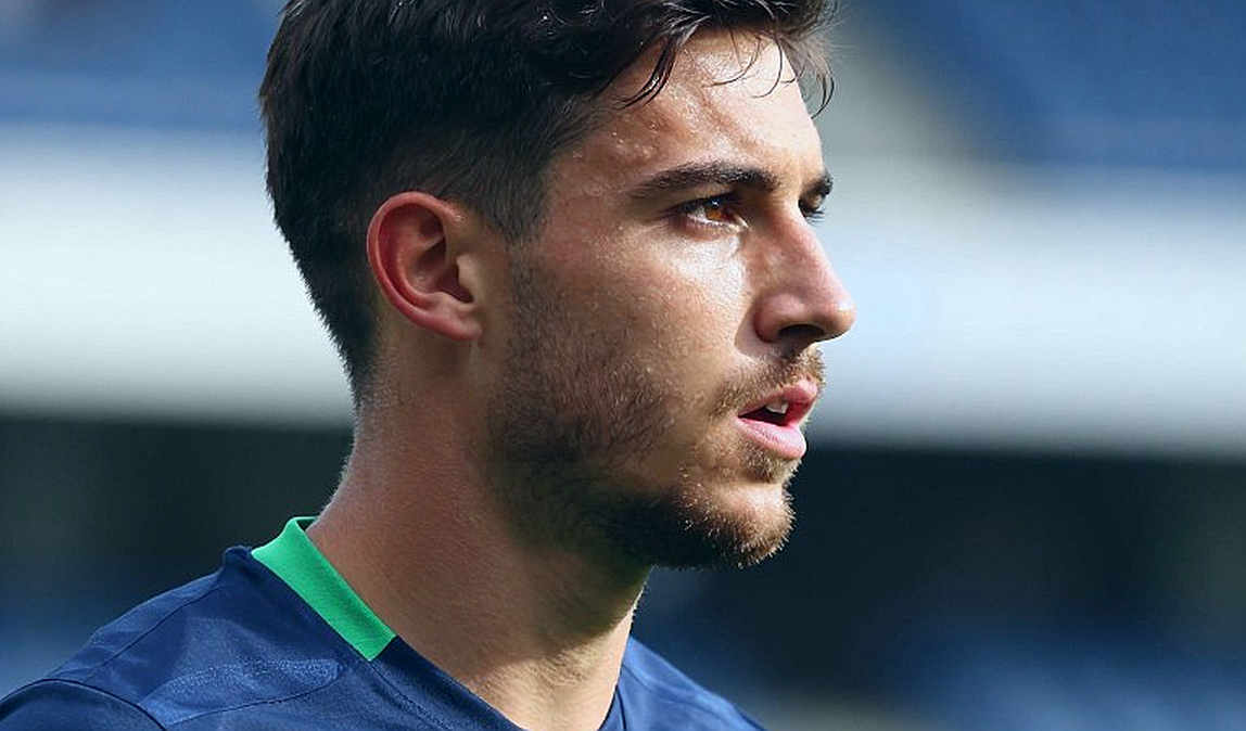 Hai ngôi sao, một hành lang: Bài toán bên trái của Real Madrid và cách Atletico đọc vị