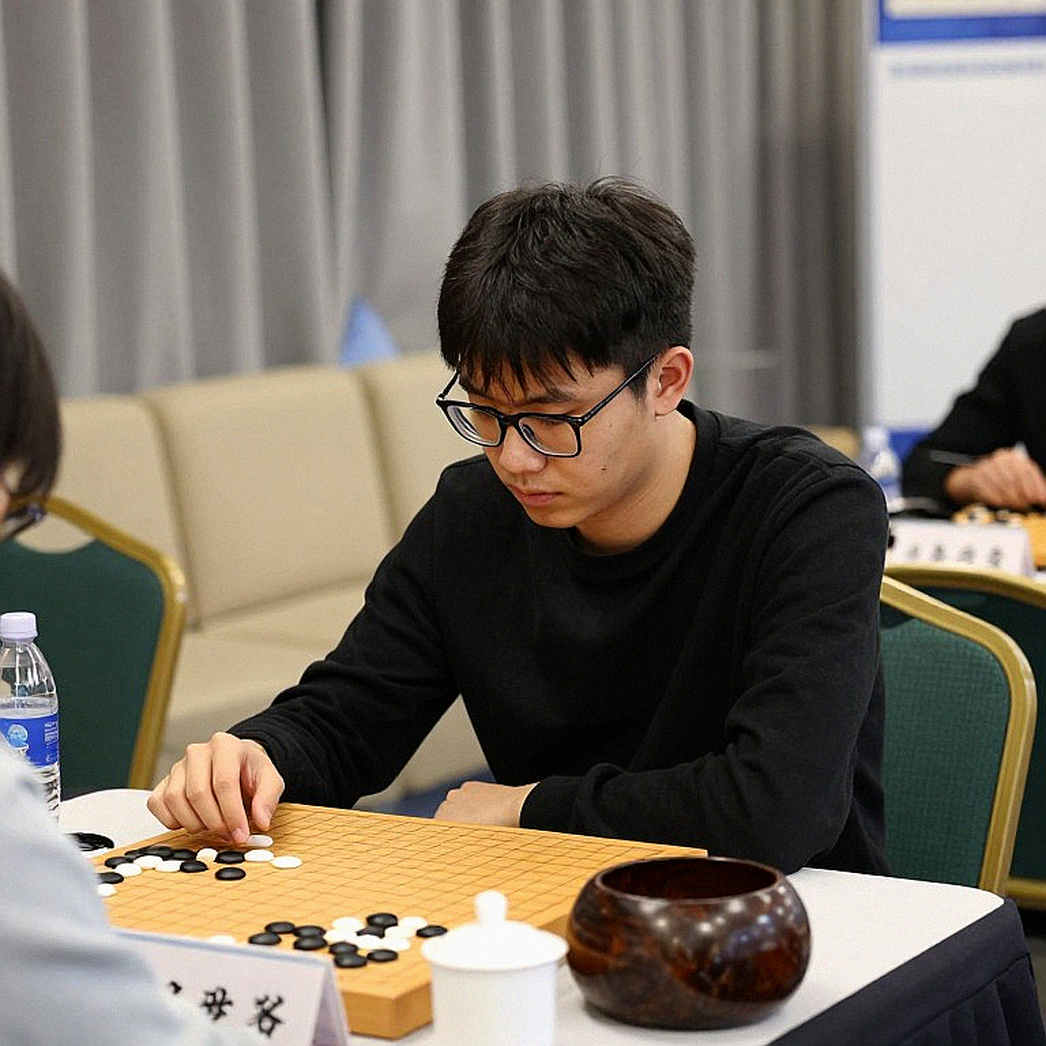 Elephant Gambit Của Andrew Martin: 60 Phút Quảng Cáo Giữa Một Khoảng Trống Dữ Liệu Elephant Gambit Của Andrew Martin: 60 Phút Quảng Cáo Giữa Một Khoảng Trống Dữ Liệu