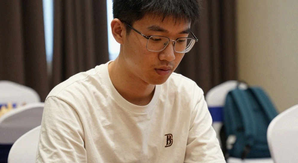 Elephant Gambit 1.e4 e5 2.Nf3 d5: canh bạc ở nước thứ hai và giới hạn của một khóa học 60 phút