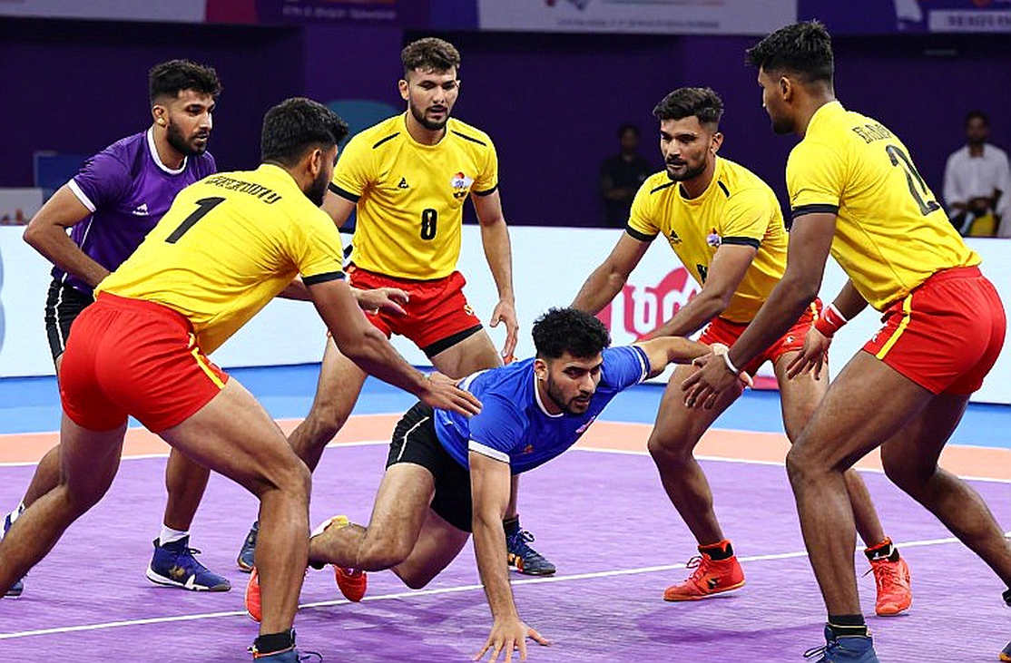 Từ Chiếc Ghế Bắc Kinh Đến Sân Vắng Qatar: Mười Năm Ghi Chép Esports Bằng Cử Chỉ Nhỏ Từ Chiếc Ghế Bắc Kinh Đến Sân Vắng Qatar: Mười Năm Ghi Chép Esports Bằng Cử Chỉ Nhỏ